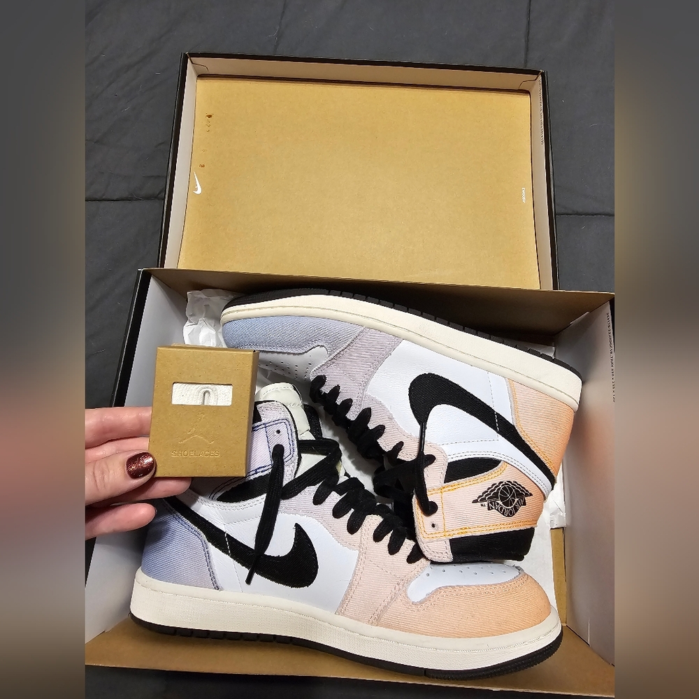 Nike Air Jordan 1 Retro High OG Skyline